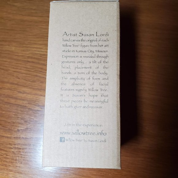 SOLD - Willow Tree Figurine, Soar 2012, ceramic girl figure with bird, NIB - Picture 9 of 10